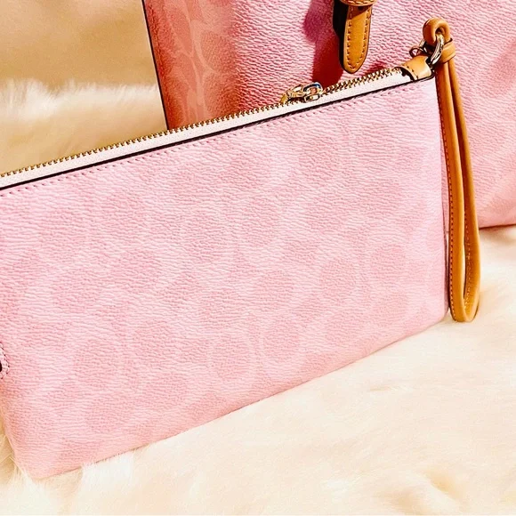 Coach Powder Pink Mollie Signature Tote with a matching Double Zip Wristlet - Picture 4 of 8